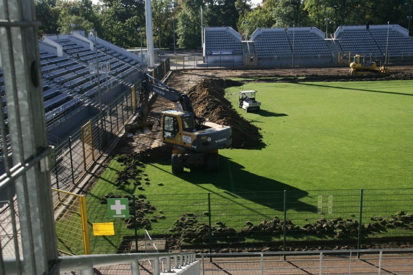 Będzie nowa murawa legnickiego stadionu (ZDJĘCIA)