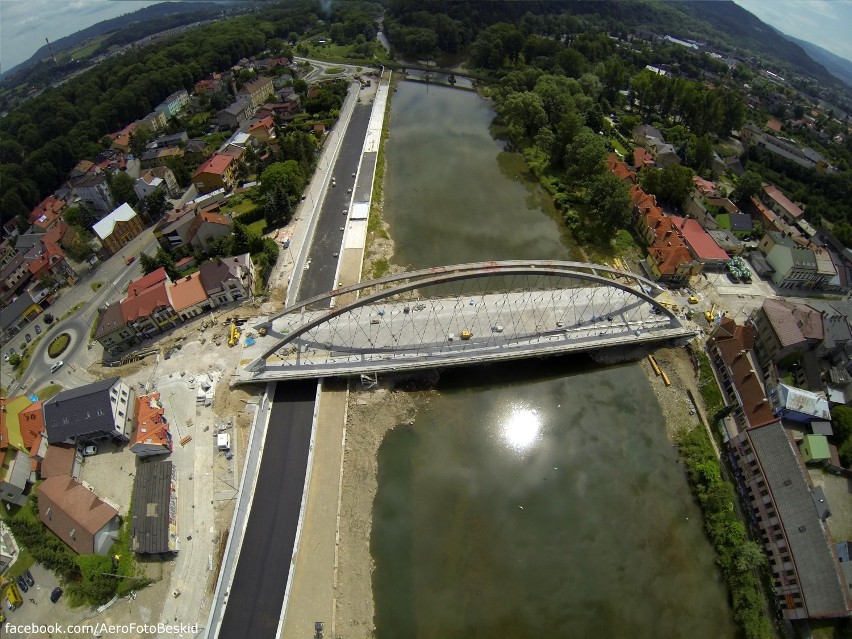 Budowa nowego mostu w Żywcu na Sole - z lotu ptaka [zdjęcia]
