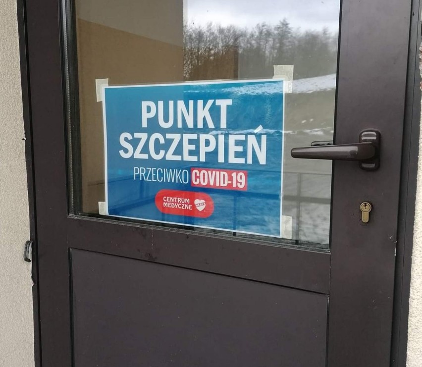 W remizie OSP Ujkowice w powiecie przemyskim działa punkt szczepień przeciwko koronawirusowi [ZDJĘCIA]