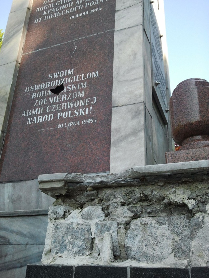 Zniszczono pomnik radziecki w Raciborzu