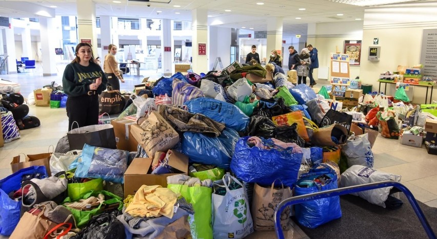 Zbiórka rzeczy potrzebnych dla uchodźców z Ukrai na Wydziale...