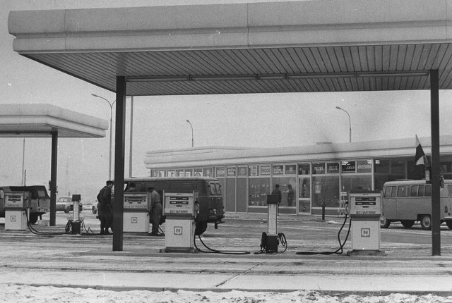 Stacja CPN przy ul. Warszawskiej w roku 1975.