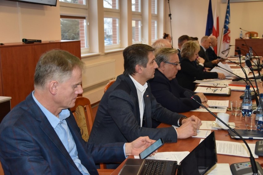 Tczew. Radni powiatu - z wyłączeniem radnych z klubu PiS - uchwalili rezolucję w sprawie przyszłości Mostu Tczewskiego [ZDJĘCIA]