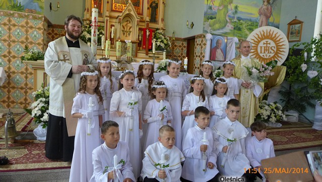 Uroczystość odbyła się w parafii Najświętszej  Maryi Panny Częstochowskiej w Siekierowicach. W tym ważnym dniu najmłodszym towarzyszyła najbliższa rodzina.