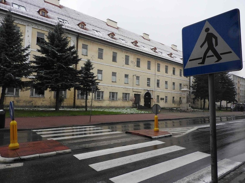 Budynek starych koszar przy ul. Lwowskiej po przebudowie...