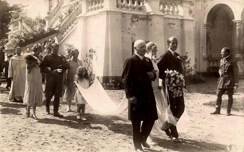 Fotografia z 12 września 1926.  Ślub Michała hr. Zamoyskiego...