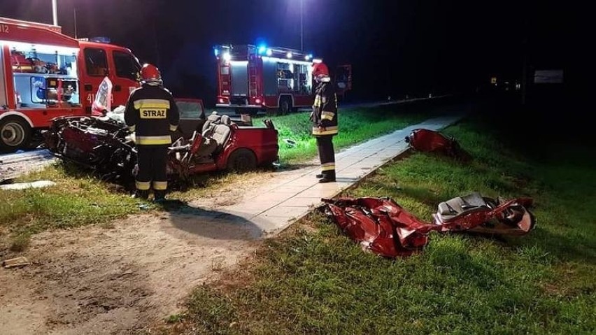 21-letni kierowca samochodu osobowego, który został poważnie...