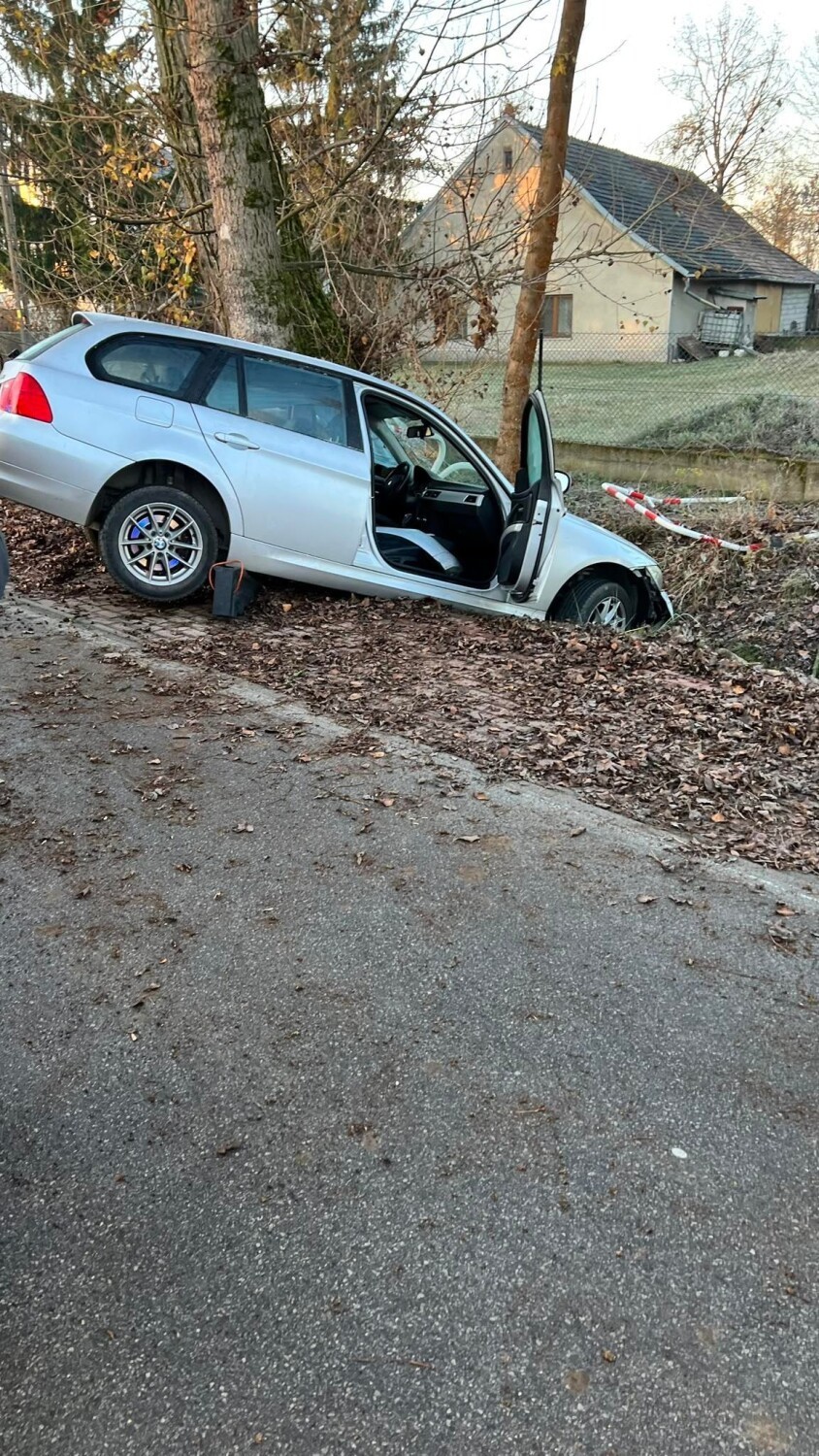 Na miejscu interweniowały służby: straż pożarna, policja,...