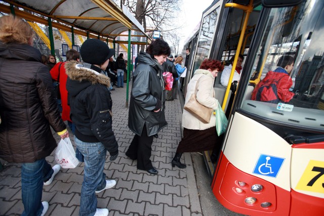 Autobusy MZK Jelenia Góra od 1 lutego będą kursowały według nowego rozkładu jazdy.
