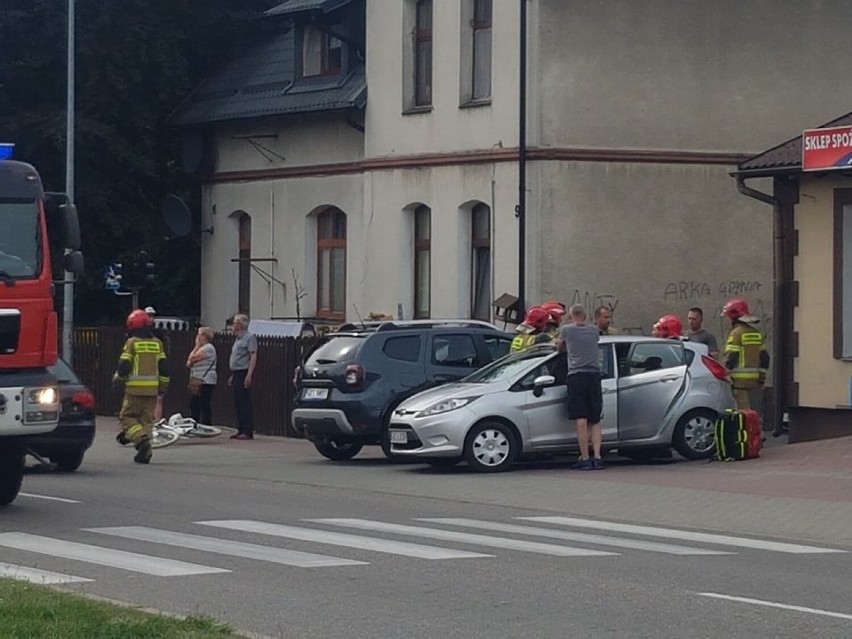 Kościerzyna. Potrącenie dziecka na ul. Dworcowej w Kościerzynie. 11-latka trafiła do szpitala  ZOBACZ ZDJĘCIA