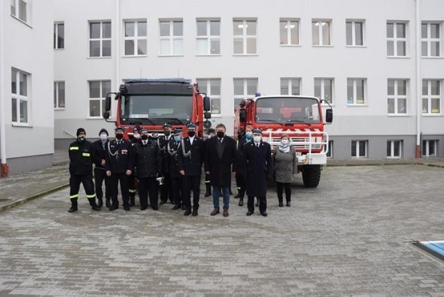 Jednostka Ochotniczej Straży Pożarnej w Wielkim Rychnowie otrzymała nowy samochód