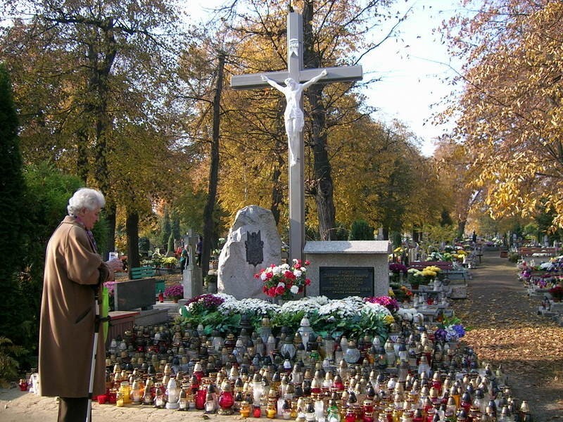 Zaduszki na nowosolskim cmentarzu