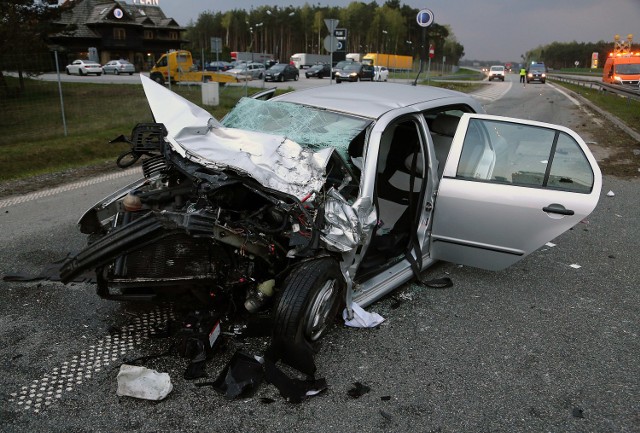 Wypadek w Studziankach. Czołowe zderzenie, 6 osób w szpitalu