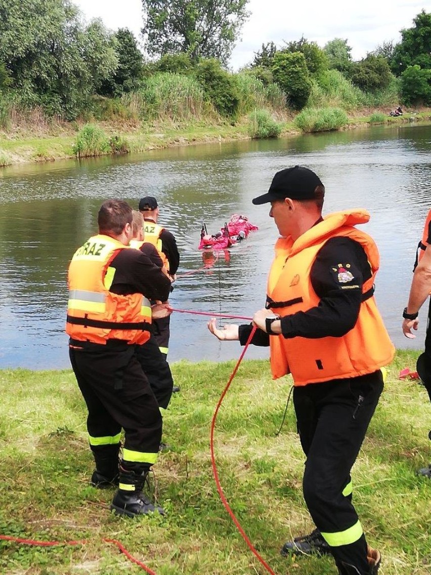 Ćwiczenia z ratownictwa wodnego krotoszyńskich strażaków [ZDJĘCIA]