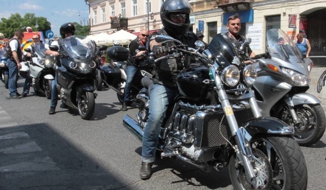 W czasie Motoserca 2018 w Radomiu nie zabraknie widowiskowej parady motocyklistów, którzy przyjadą na deptak. Tu przez cały dzień będą atrakcje dla dzieci i dorosłych.