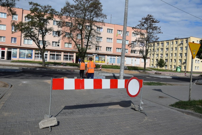 Drogowcy wciąż pracują na ulicy Konopnickiej w Łęczycy [ZDJĘCIA]