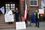 Precz z Kaczorem, dyktatorem! Demonstracja KOD pod stargardzkim sądem rejonowym [zdjęcia, wideo]