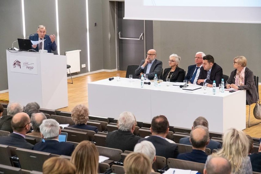 Na PWSIiP w Łomży odbyła się debata Polskie Akademii Nauk.