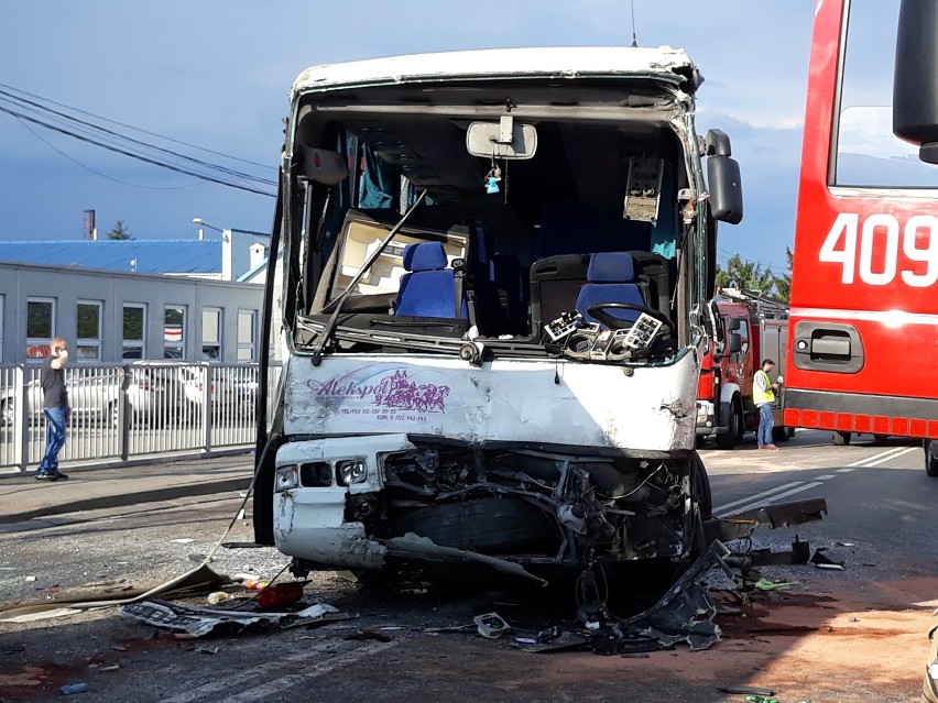 Uwaga! Dwa autobusy z dziećmi zderzyły się w Ruścu. Są ranni (AKTUALIZACJA, ZDJĘCIA, FILM)