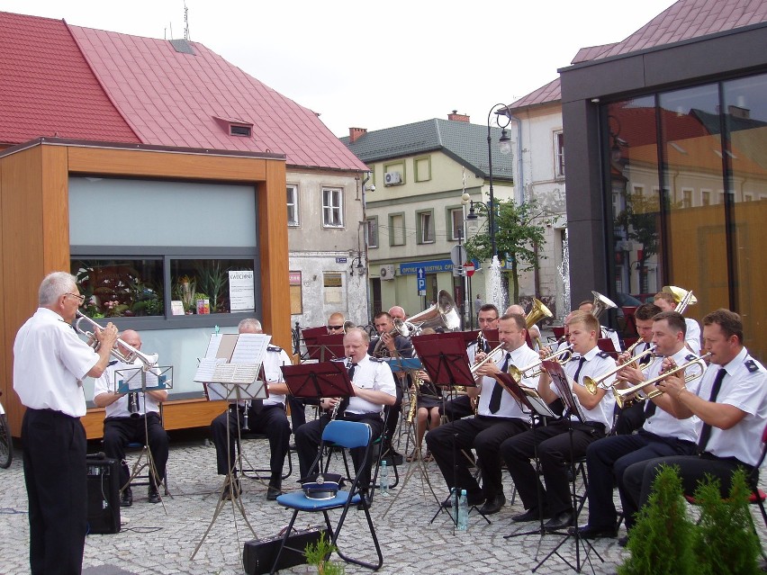 Orkiestra dęta zagrała na Rynku (zdjęcia)