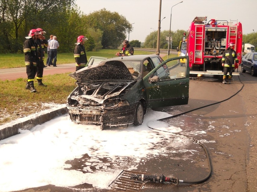 W maju spłonęło pięć samochodów