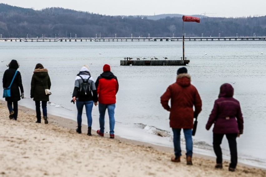 Biuro Meteorologicznych Prognoz Morskich w Gdyni w czwartek,...