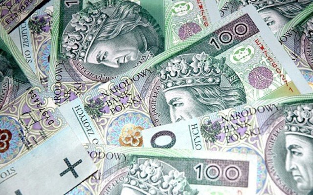 Gmina Białopole: Kupowali piwo. Płacili podrobionym banknotem