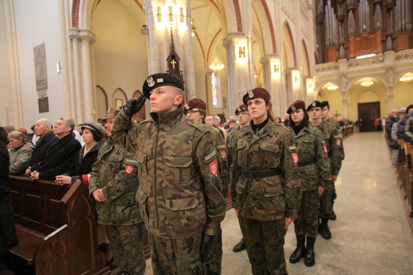 Obchody pamięci Żołnierzy Wyklętych w Łodzi. Msza św. w katedrze [ZDJĘCIA]