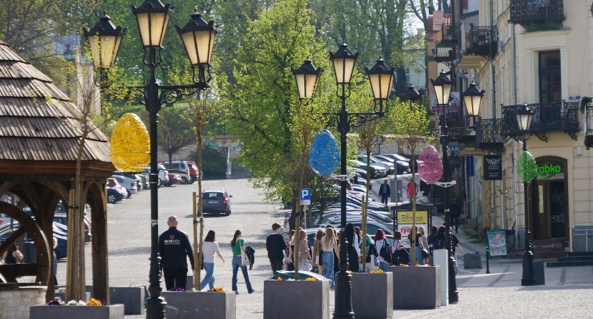 Na Placu Łuczkowskiego nowe słupy oświetleniowe będą...
