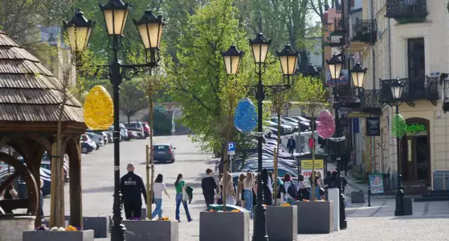 Na Placu Łuczkowskiego nowe słupy oświetleniowe będą stylizowane i energooszczędne.