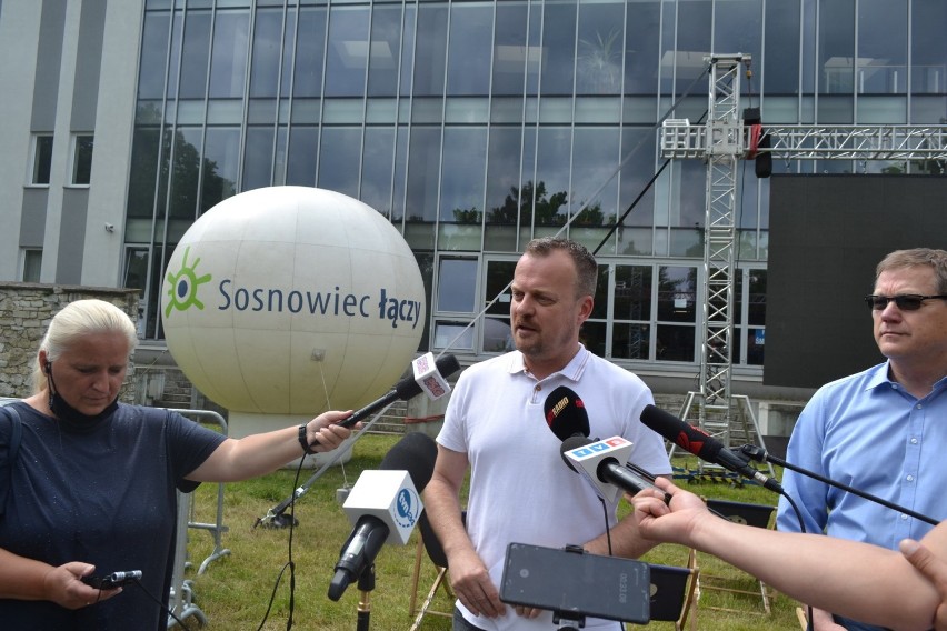 W Sosnowcu powstała strefa kibica na Euro 2020. Znajduje się...