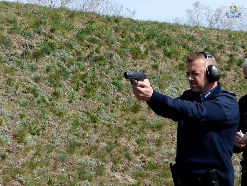 Lęborscy policjanci ćwiczyli na strzelnicy