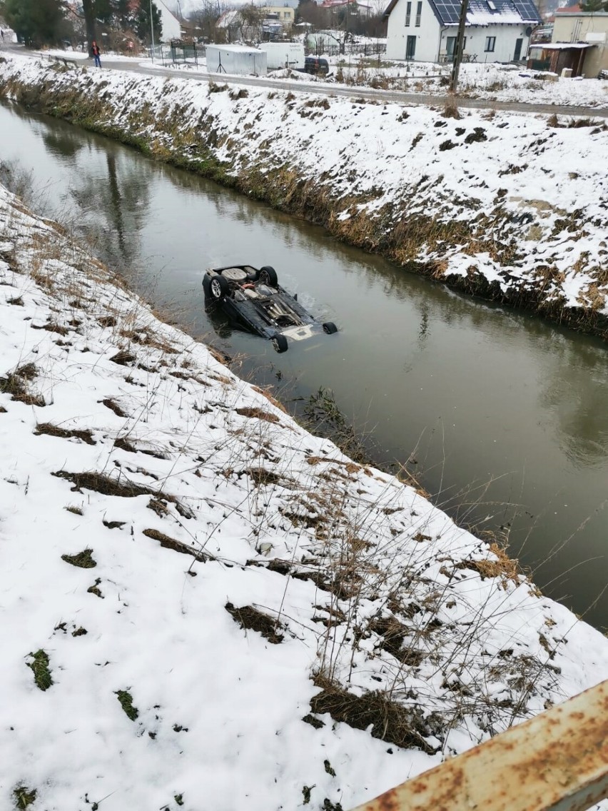 Samochodem marki BMW podróżowali dwaj mieszkający w Polsce...