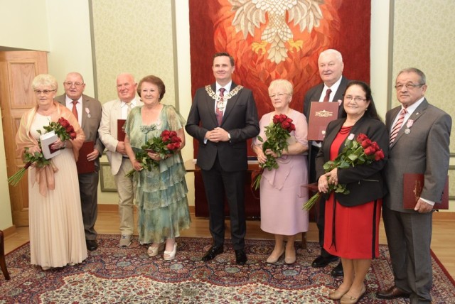 Cztery pary otrzymały medale za długoletnie pożycie małżeńskie
