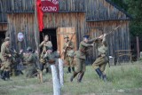 Piknik militarny odbył  się w Skansenie Rzeki Pilicy [ZDJĘCIA, FILM]