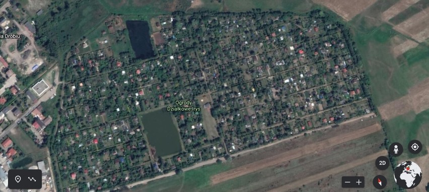 Google Earth to internetowe narzędzie, które pozwala...