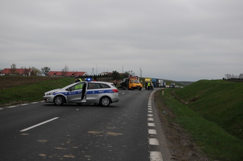 Obwodnica Śremu: wypadek na trasie 434. Citroen uciekał przed policją i zjechał z drogi! [ZDJĘCIA]