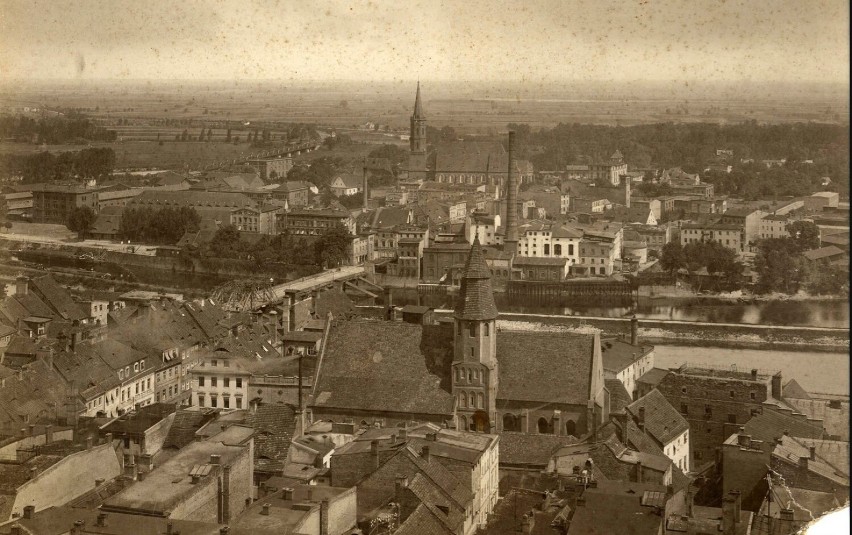 Lata 1912-1914. Pierwsza część panoramy Głogowa zrobionej z...