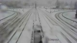 Zima nie odpuszcza. Nagły atak śnieżycy, problemy na zakopiance i innych drogach Małopolski [ZDJĘCIA]