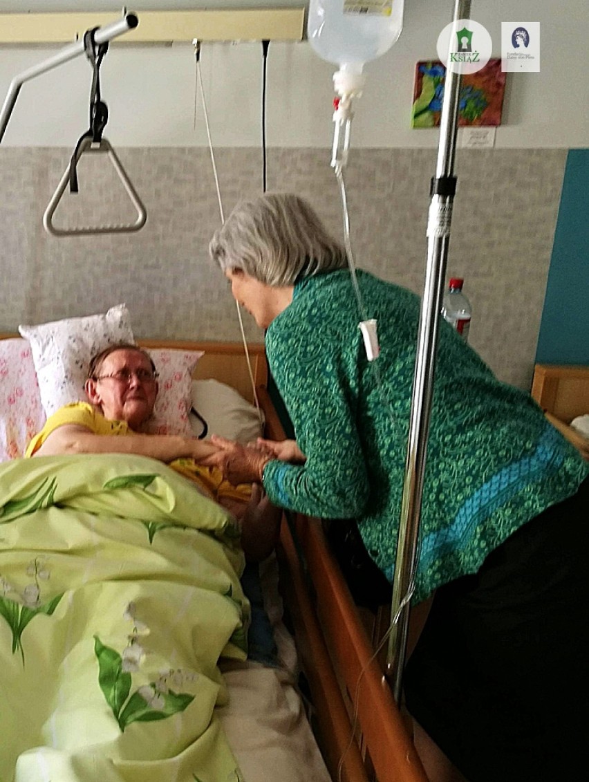 Wizyta księżnej Lilli von Pless w wałbrzyskim hospicjum
