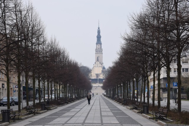 Opustoszałe ulice Częstochowy wiosną 2020 roku