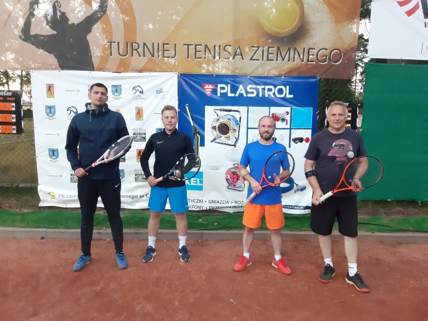 Czarne. Tenis ziemny. Aż cztery pary na finiszu rozgrywek z realną szansą na mistrzowski tytuł