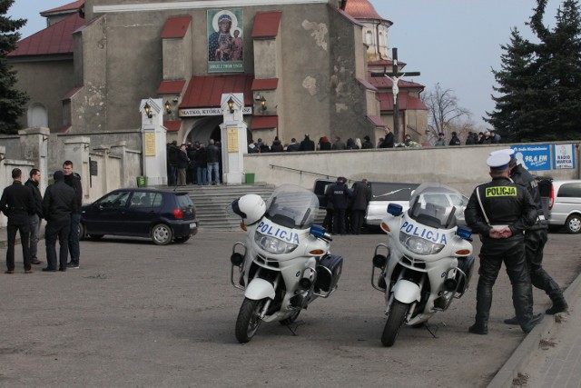 Pogrzeb policjanta, który brał udział w pościgu na Kilińskiego w Łodzi