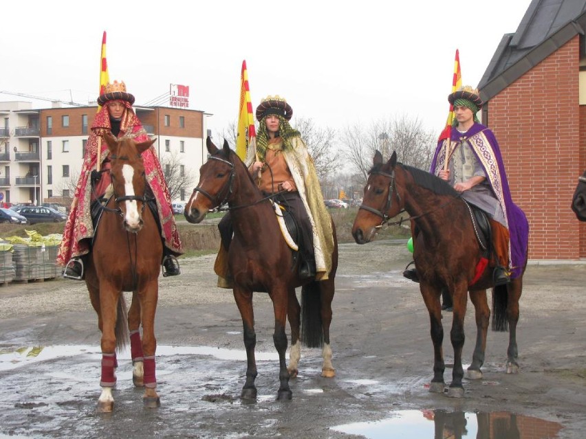 Orszak Trzech Króli przeszedł ulicami Ostrowa [FOTO]