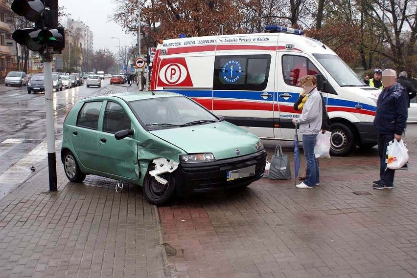 Wypadek na skrzyżowaniu ulic Polnej i Legionów w Kaliszu