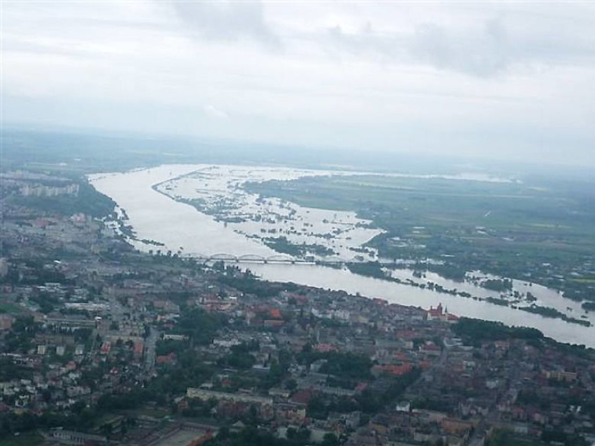 Powódź 2010 w Grudziądzu i regionie. Wielka woda dała się we znaki [archiwalne zdjęcia]