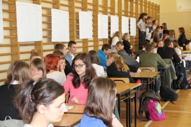 W kraśnickim gimnazjum nr 2 zorganizowano Wojewódzki Turniej Wiedzy o Janie Pawle II. Była to już dziewiąta edycja tej imprezy.