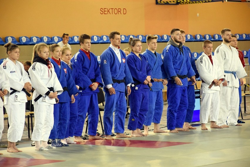 Judo: w kobiecej rywalizacji Młodzieżowych Mistrzostw Polski srebro UKS 3 Piła. Mężczyźni poza podium. Zobacz zdjęcia