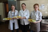 Uczniowie Powiatowego Zespołu Szkół w Świebodzinie poznali język, inną kulturę i kuchnię. Zdali test z samodzielności