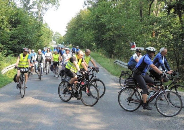 Do udziału w rajdzie rowerowym i pieszym, połączonym z sadzeniem lasu, zaprasza turystów PTTK w Strzelnie